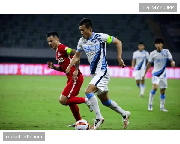 中超焦点再起:劲旅正面对决,球队表现引发热议 中超焦点再起:劲旅正面对决,球队表现引发热议